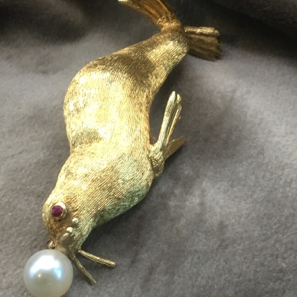 18k seal brooch - Picture 5 of 16